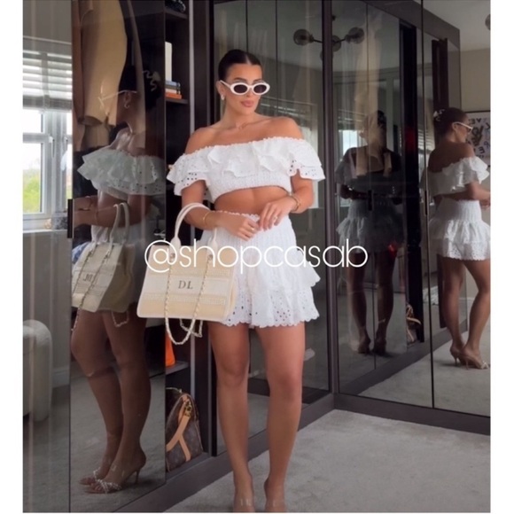 NEW💫CASA B| Florence Ruffled Broderie Anglaise Off Shoulder White Eyelet Set - Picture 5 of 9